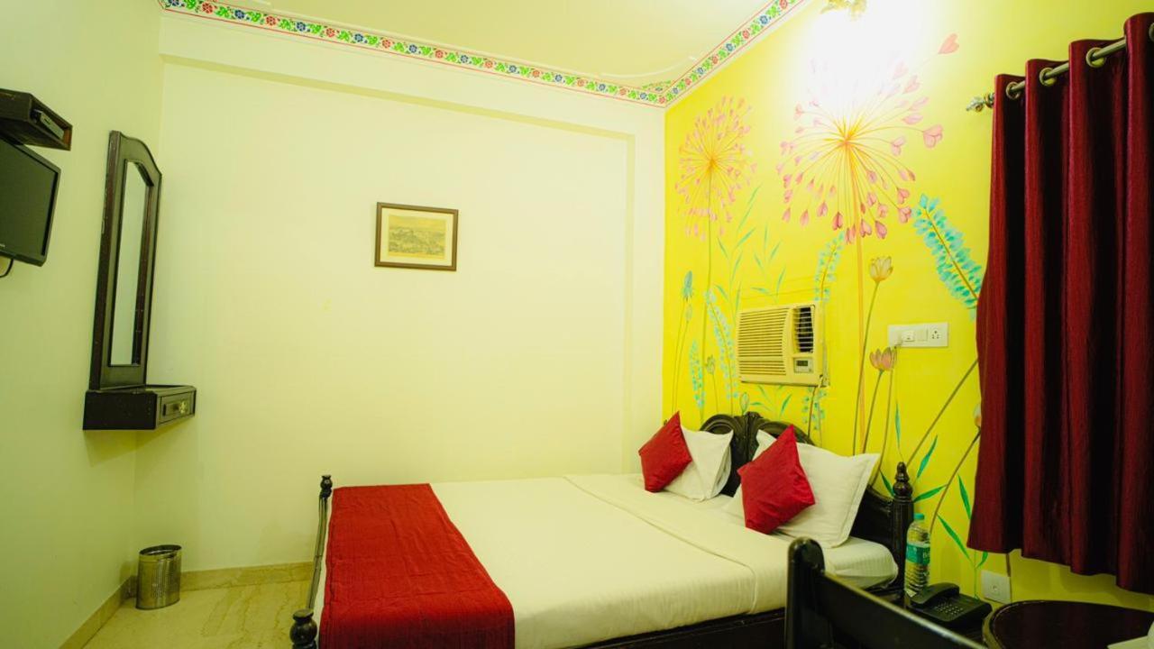 Hotel Lake Paradise Udaipur Ngoại thất bức ảnh