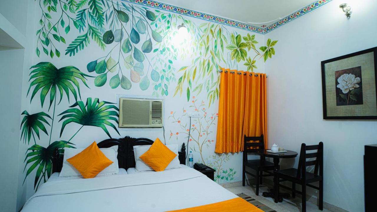Hotel Lake Paradise Udaipur Ngoại thất bức ảnh