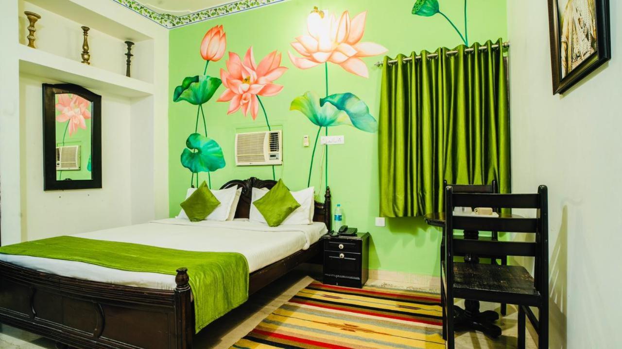 Hotel Lake Paradise Udaipur Ngoại thất bức ảnh
