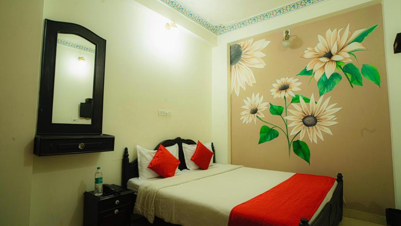 Hotel Lake Paradise Udaipur Ngoại thất bức ảnh