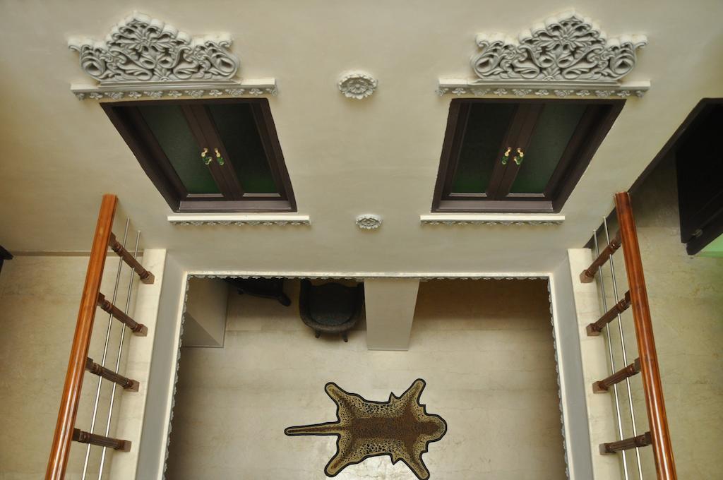 Hotel Lake Paradise Udaipur Ngoại thất bức ảnh