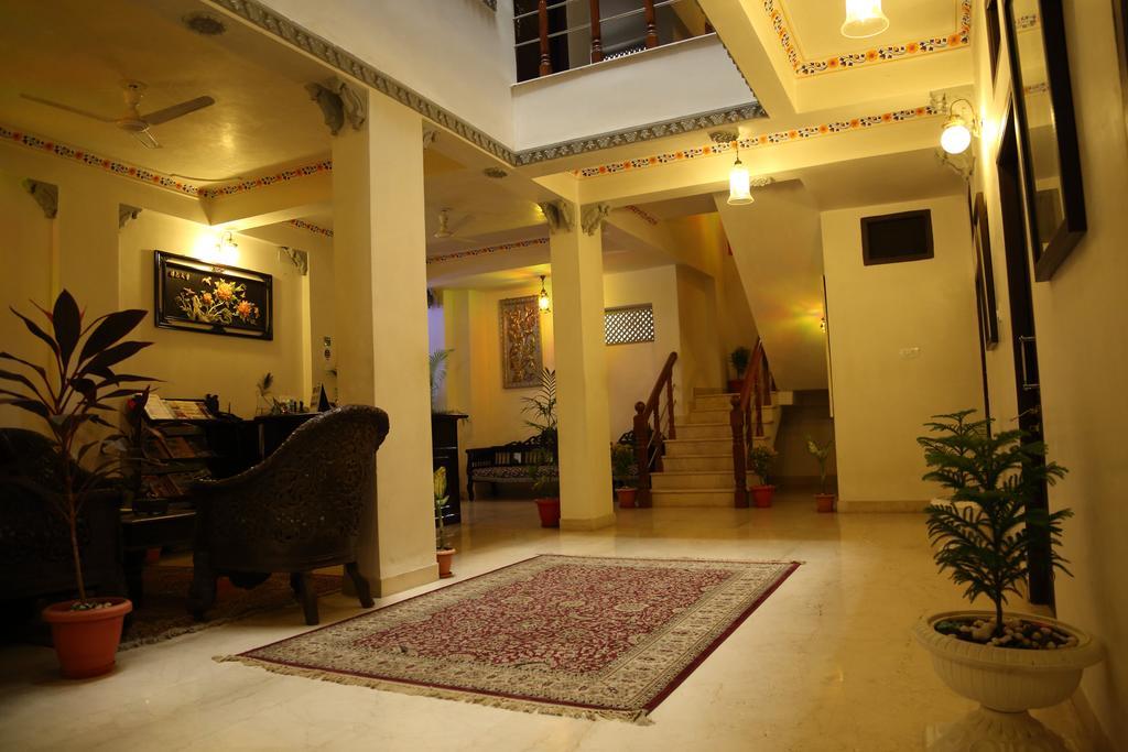 Hotel Lake Paradise Udaipur Ngoại thất bức ảnh