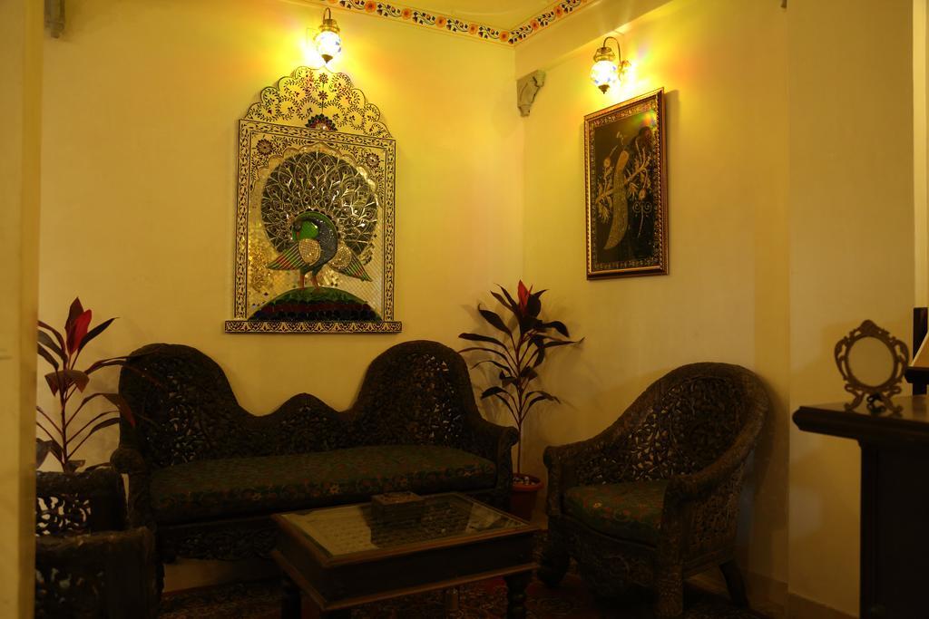 Hotel Lake Paradise Udaipur Ngoại thất bức ảnh