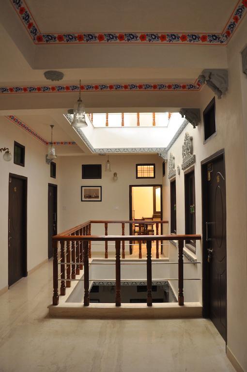 Hotel Lake Paradise Udaipur Ngoại thất bức ảnh