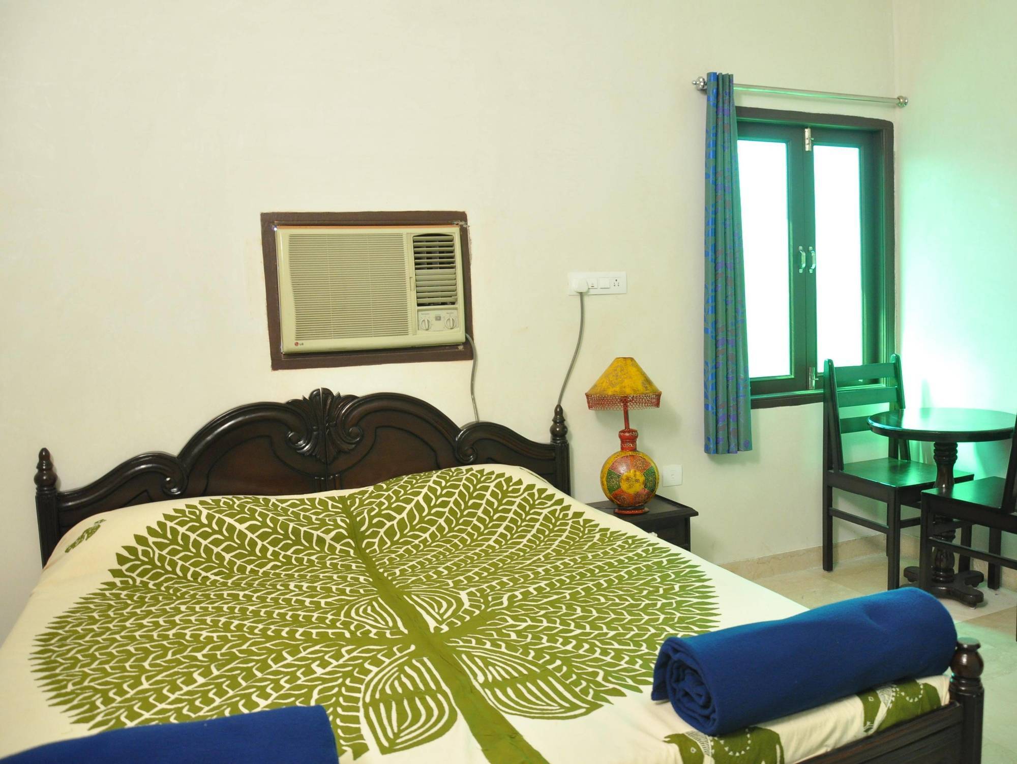 Hotel Lake Paradise Udaipur Ngoại thất bức ảnh